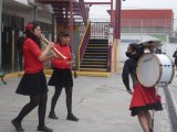 Estudiantes del TDG Lo Prado disfrutan pasacalles protagonizado por Banda de Chinchineras