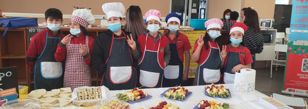 Estudiantes de 4° básico del CS Emprendedores cierran Taller de Vida Saludable con exquisita muestra gastronómica
