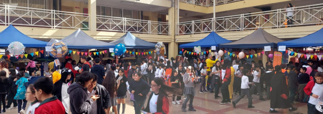 Feria del Libro y el Animé en Colegio Santiago Pudahuel 2023