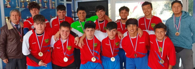 Selección de Fútbol de E. Media del CS Emprendedores obtiene 2° lugar en campeonato de futbolito