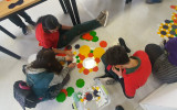 Estudiantes de segundo ciclo del CS Quilicura viven jornada de matemáticas lúdicas y gamificadas en “Feria Abstracta UC”