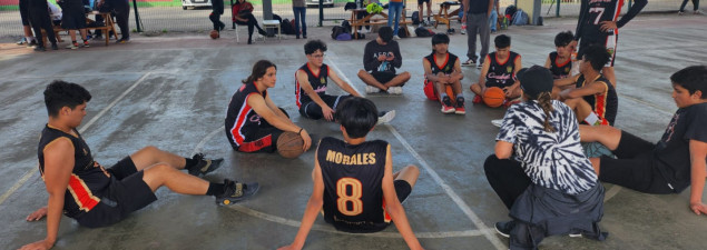 Enseñanza Media del CS Quilicura realiza campeonato de básquetbol 3x3 durante los recreos