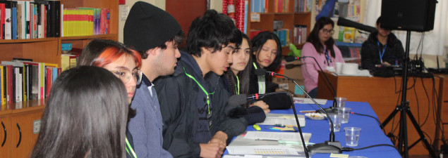 Gran nivel destaca en la primera ronda del torneo de debate organizado por el CS Quilicura