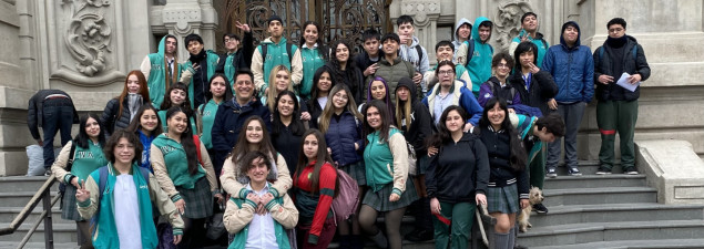 Estudiantes de 4° medio del CS La Florida viven salida pedagógica al Museo de Bellas Artes