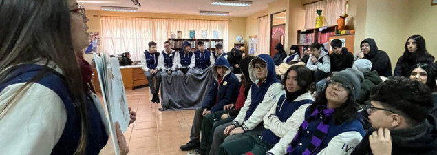 Estudiantes de 4° medio y Kínder del CS Quilicura desarrollan proyecto de vinculación entre ambos cursos