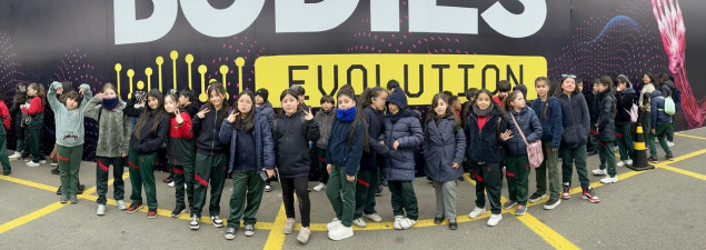 Estudiantes de 4° y 5° básico refuerzan contenidos de Ciencias Naturales en exposición “Bodies”