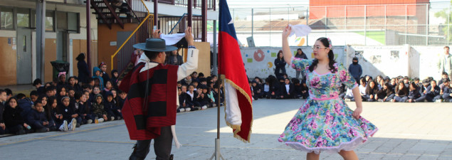 TDG Lo Prado recibe el Mes de la Patria con entusiasta primer pie de cueca