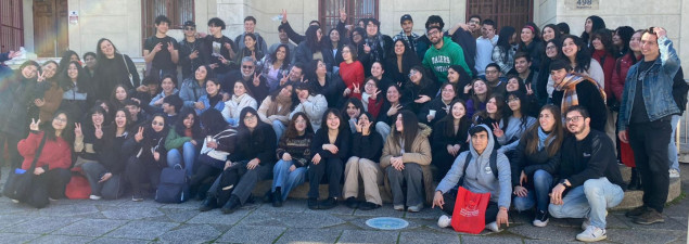 Estudiantes de la Academia de Biotecnología del TDG Lo Prado participan en exposición de posters científicos UNAB