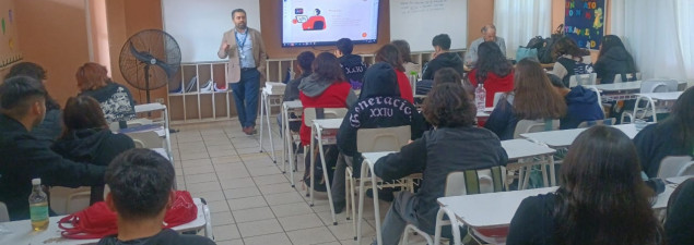 Estudiantes de 3º y 4º Medio del CS Emprendedores participan en charla sobre Educación Financiera