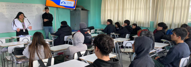 Programa Futuros Talentos: Estudiantes de 4° medio del CS La Florida participan en charla sobre toma de decisiones