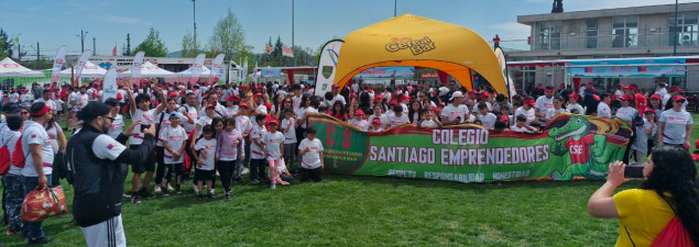 Familias del CS Emprendedores participan masivamente en la 6° versión de la Corrida Carozzi