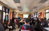 Ciencias al aula: Dr. en Física visita a estudiantes de 3° y 4° medio del TDG El Bosque