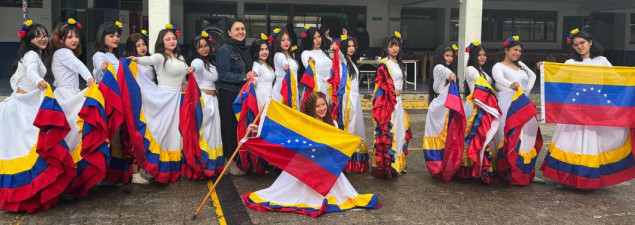 Estudiantes de Enseñanza Media del TDG Lo Prado preparan baile para celebrar el 12 de octubre