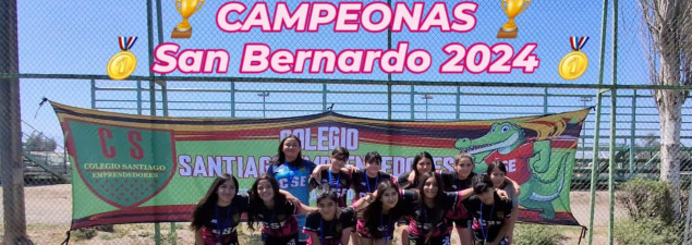 Equipo de Fútbol Femenino del CS Emprendedores se corona campeón comunal de San Bernardo