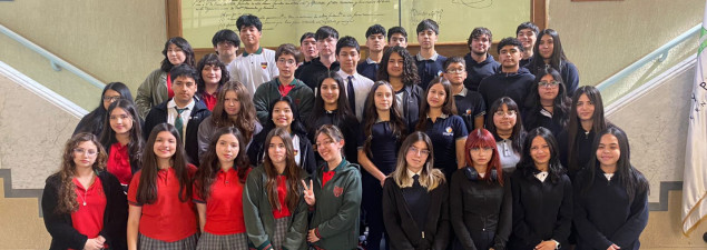 Fomentando la Democracia y Participación Ciudadana: Estudiantes de Red Crecemos visitan el Congreso Nacional