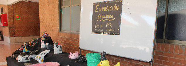 Estudiantes de 6° y 8 ° básico del CS Quilicura crean esculturas de volumen y las exponen frente a la comunidad escolar