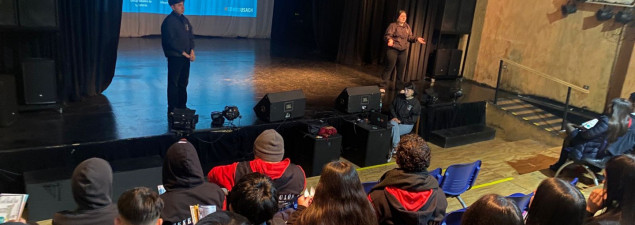 Estudiantes de IV Medio visitan la Universidad de Santiago para conocer su oferta académica y su historia