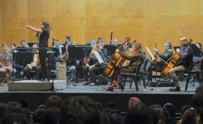 Estudiantes de II° Medio asisten a concierto educativo en el Teatro California