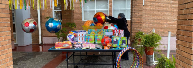 Centro de Padres entrega nuevos implementos recreativos para fortalecer la convivencia escolar